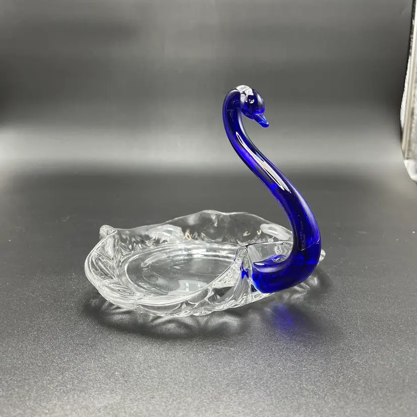 New Martinsville Janice Pattern Crystal Cobalt Blue Swan Ruffled Bowl Dish