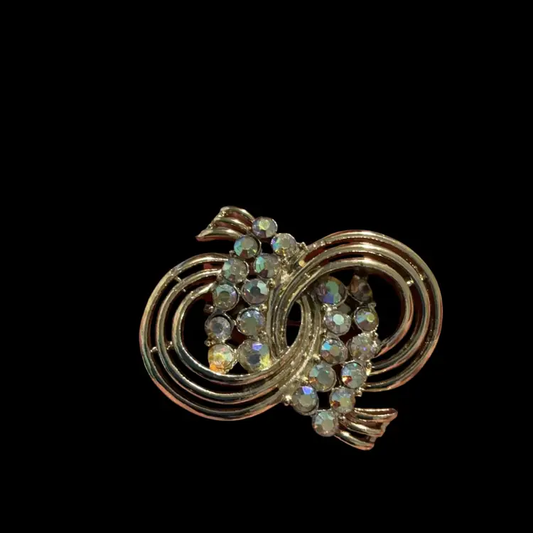 Vintage Goldtone AB Northern Lights Glass Rhinestone Brooch. With Matching Screw Back Earrings. Not Signed