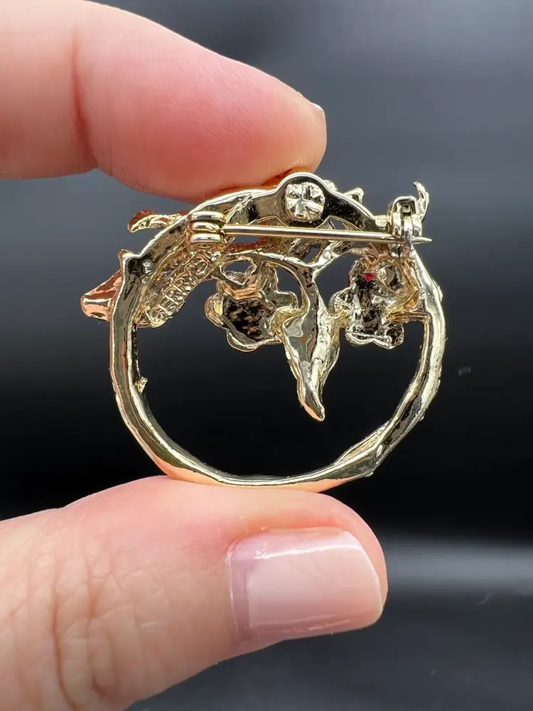 Gerry’s Gold Toned Brooch With Red Roses 🌹