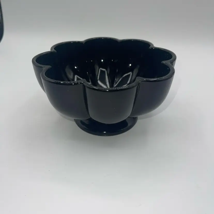 Vintage Black Glass Footed Ribbed Melon 6.5" Candy Bowl/Dish