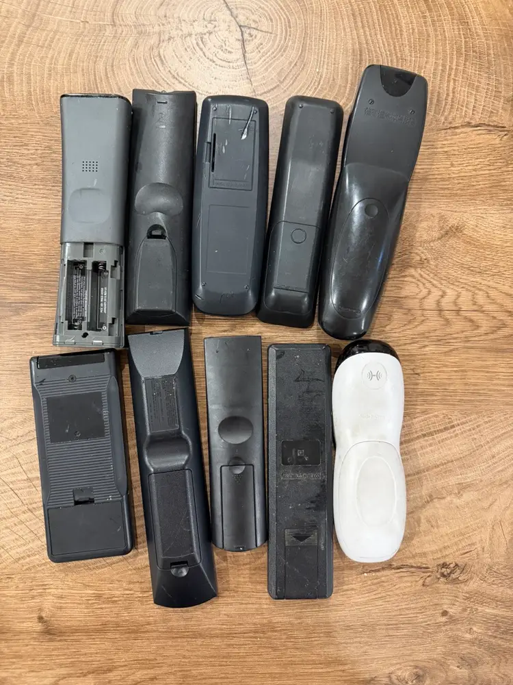 Lot of 10 Mixed TV Remotes Sony, JVC,  DirecTV, LG, Phillips, Comcast Untested