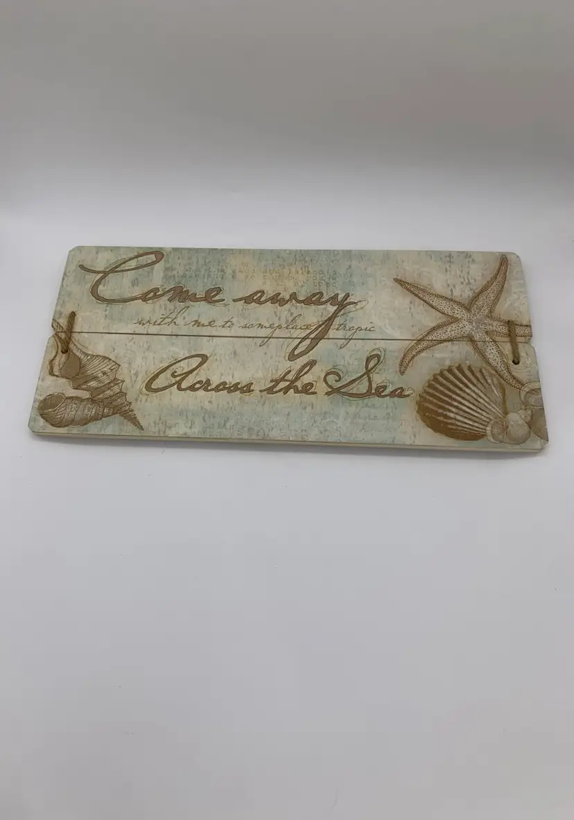 Beach House Rectangular Wooden Plank Wall Decor Seashells 3-D Rope