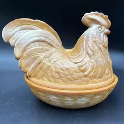 Large NOS Fenton Art Glass Rooster Hen On Nest Chocolate Caramel Brown Slag Candy Dish