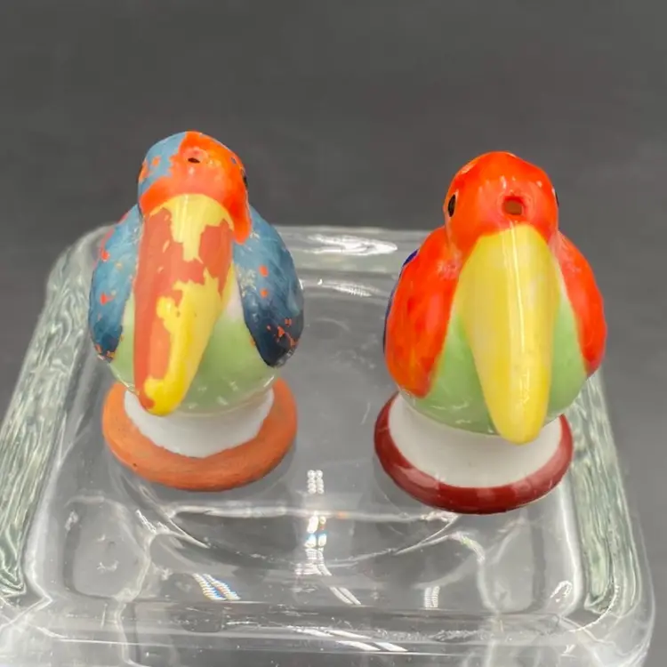 Vintage Mid-century, ceramic colorful birds Salt & Pepper Shakers, Japan