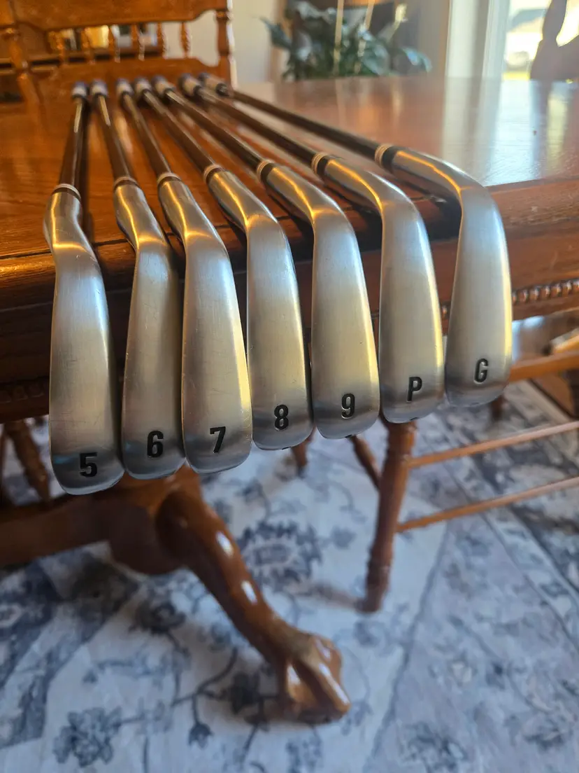 Takomo 101 MKII iron set with UST Mamiya Recoil Dart F3 75g shafts