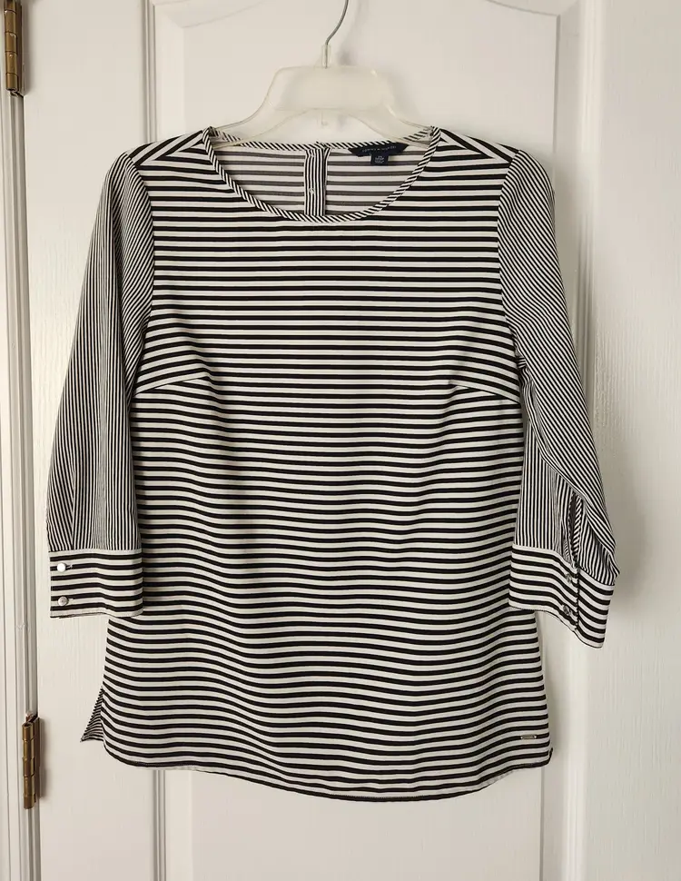 Tommy Hilfiger Size XS Black and White Blouse