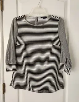 Tommy Hilfiger Size XS Black and White Blouse