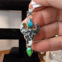 Jewelry In Pic #41192