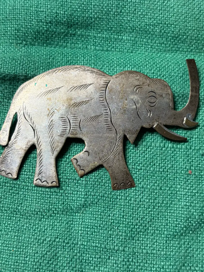 Sweet Vintage Silver Elephant Pin