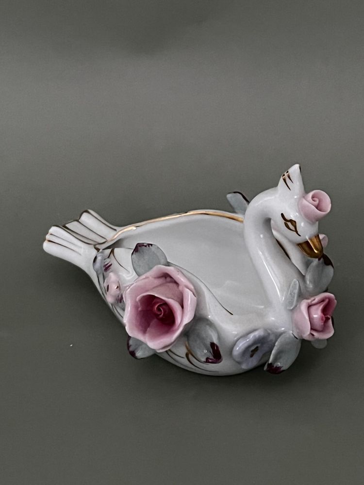 Lefton China Swan Applied Roses Leaves Jewelry Trinket Dish Made in Japan 4”