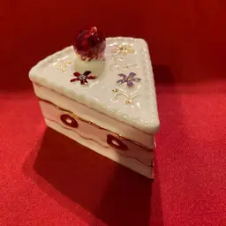 06. Metal Enamel Stoned Cake Trinket Box