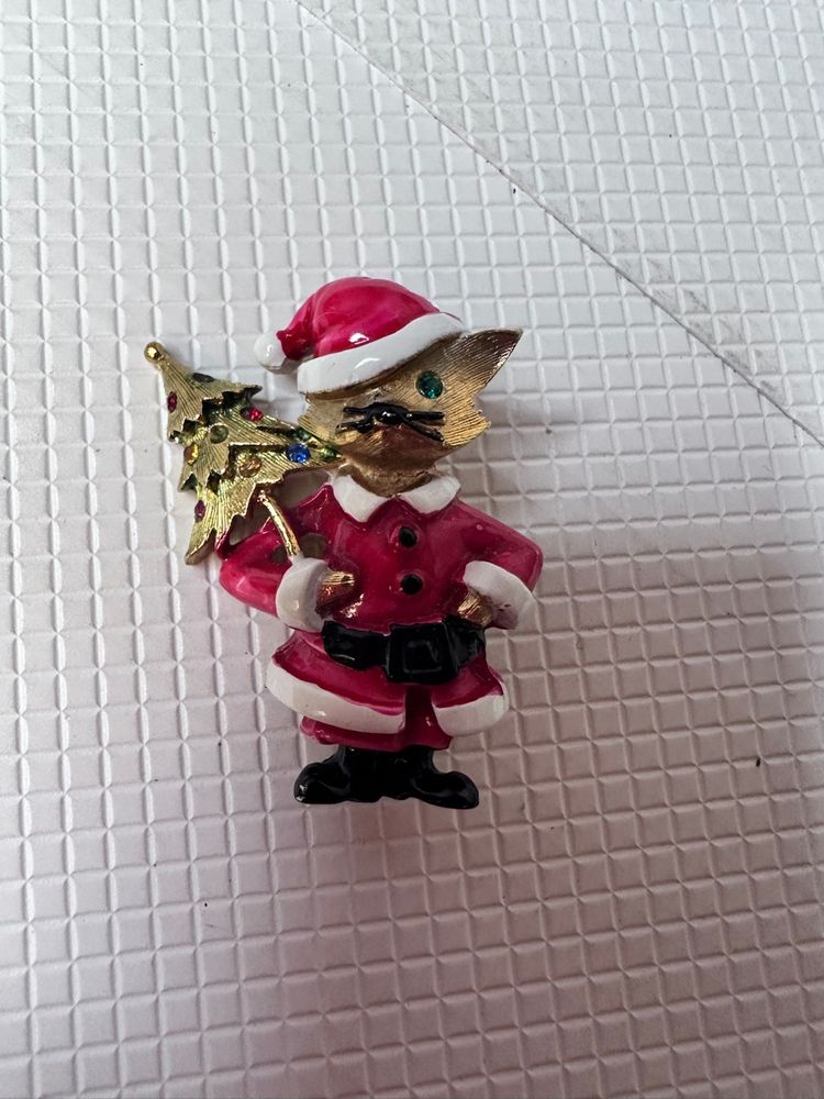 Signed JJ CAT vintage Christmas Cat Brooch under 20 dollars