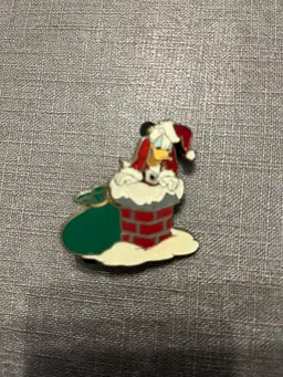 Disney World 2007 Christmas Pin Donald Duck Chimney