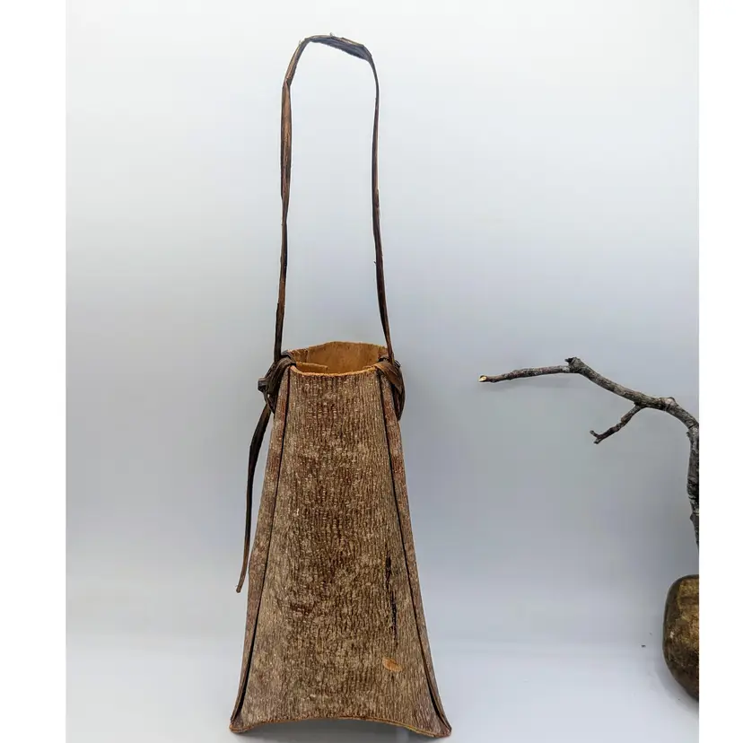 VTG Handmade Tree Bark  Mtn Berry Basket/ Bag flower basket with handle