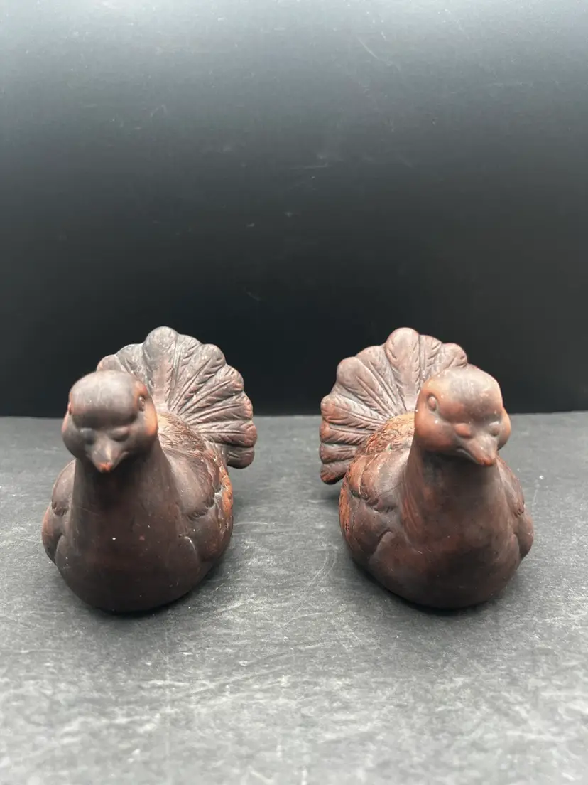 #395B Vintage Pair Of Ceramic Quail Figurines With A Beautiful Coppery Brown Matte Glaze.