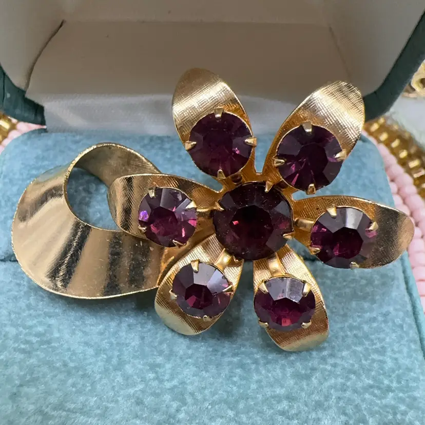 #01 Vintage Purple Rhinestone Brooch