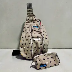 KAVU Rope Sling Crossbody bag rare "Cattitude" Print With Cosmetic Bag New HTF