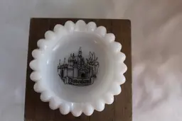 Vintage Disneyland Milk Glass Hobnail Flower Shaped Trinket Dish/Ash Tray