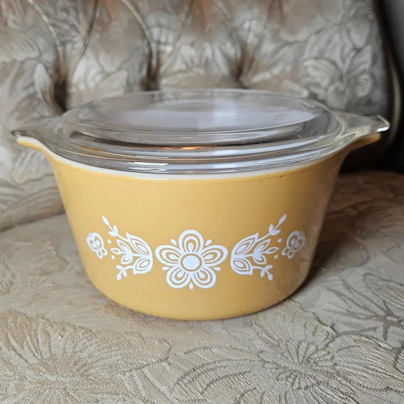 Vintage Pyrex 1 QT Butterfly Gold Casserole Dish with Lid 473