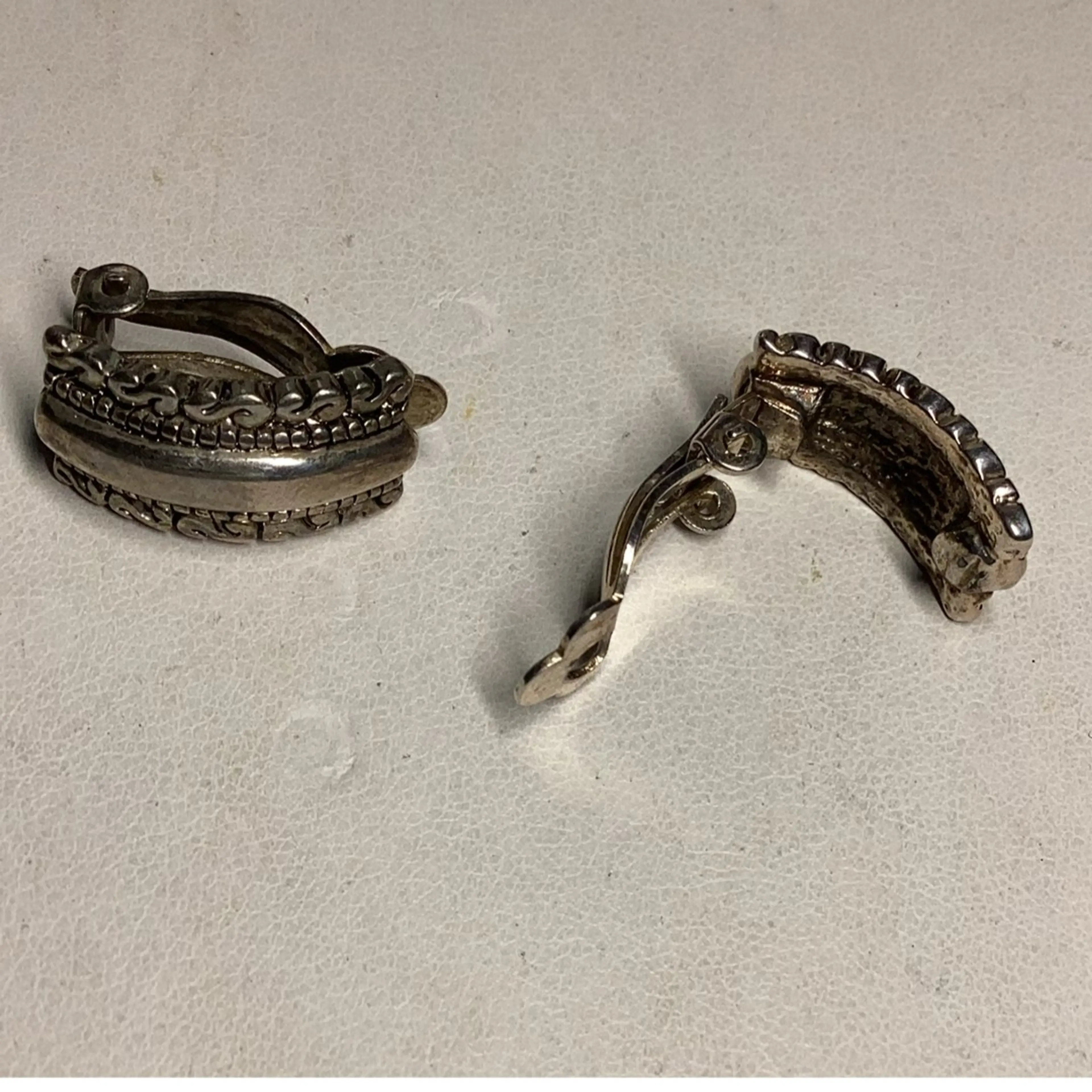Image 2 of 2