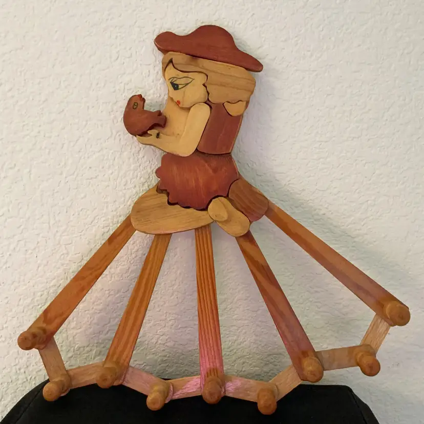 ITW Artisan Handmade Wood Towel Rack Accordion Style with Girl & Bird 15.5”