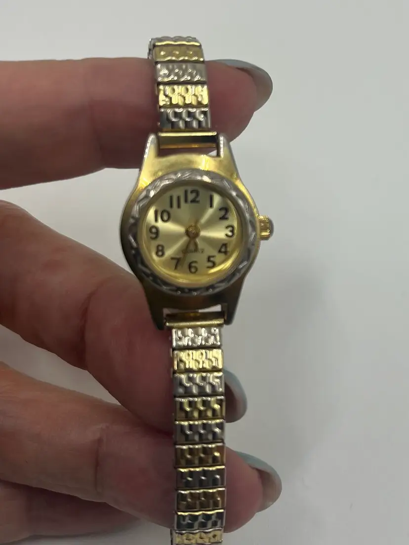 Gold And Silver Tone Vintage Ladies Wristwatch