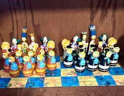 The Simpsons Chess Board and 16(2) Complete Set