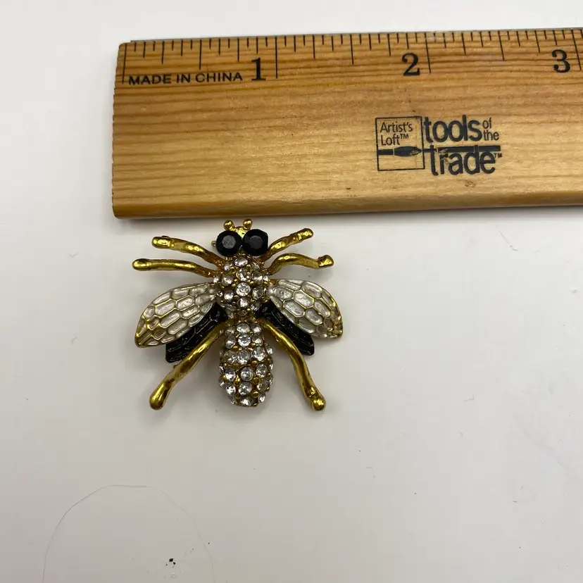 Vintage Black And White Enamel Bee Pin Brooch rhinestones