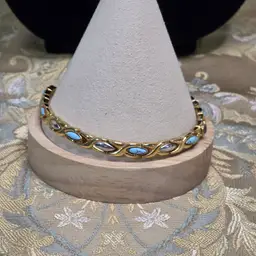 # 041 Goldtone Faux Turquois Anklet