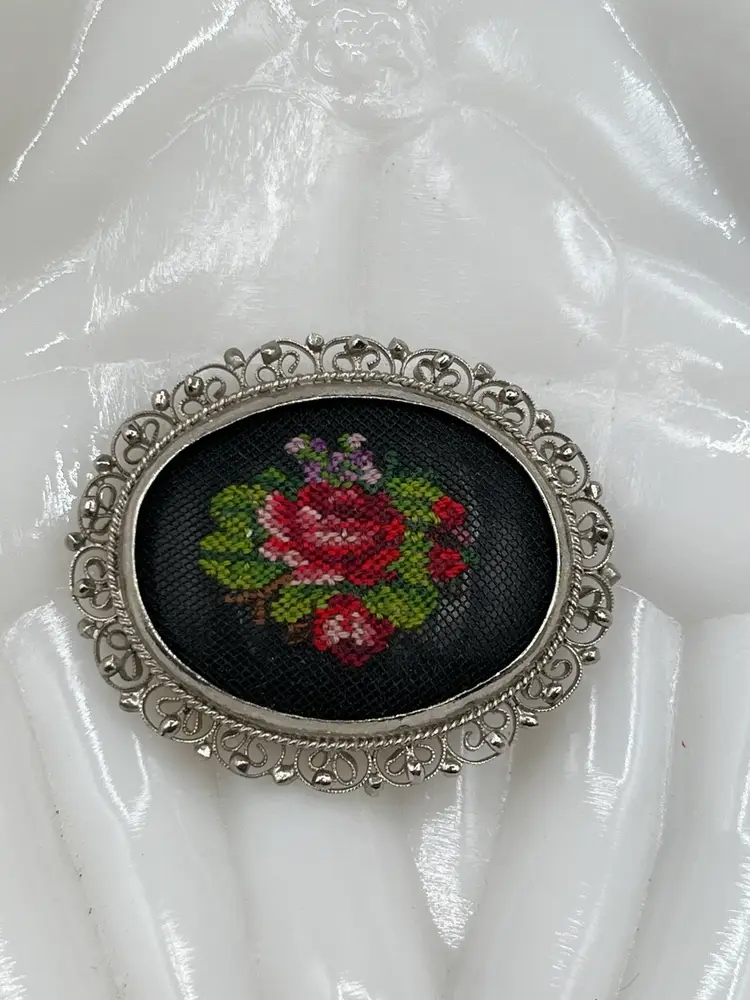 Black Floral Needlepoint Silver Tone Filigree Brooch & Pendant 1.5”