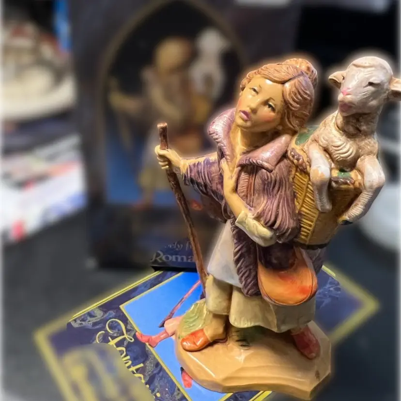Miriam- Vintage Fontanini Heirloom Collection Religious/Nativity figure, hand-painted resin. Bagni di Lucca, Italy , Original Box