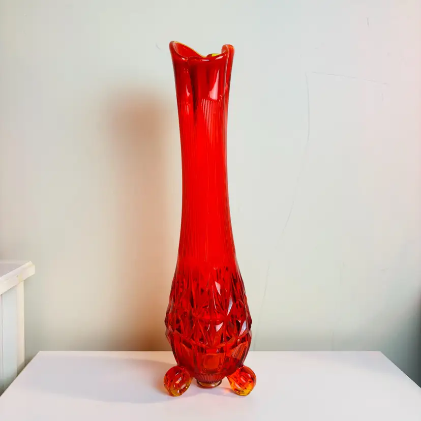 Vintage LE Smith Ruby Red Flame Amberina 3 Wheeler Diamond Ribbed Swung Vase Glows 18 inches
