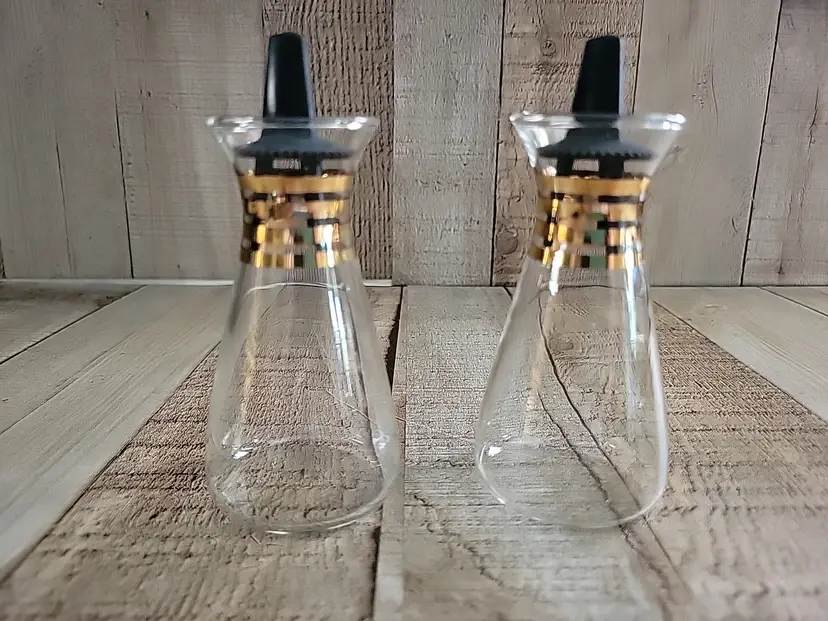 Vintage Pyrex Corning Glass Salt Pepper Shaker Atomic Gold Bands MCM Set Shakers
