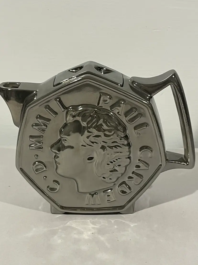 RARE! PAUL CARDEW  LIMITED EDITION 2002 COLLECTORS CLUB 50 PENCE TEAPOT 
