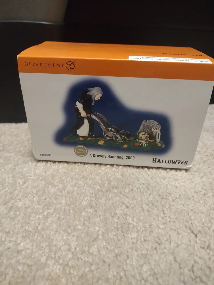 DEPT 56 SNOW VILLAGE HALLOWEEN A GRAVELY HAUNTING 2009 ACCESSORY 807306