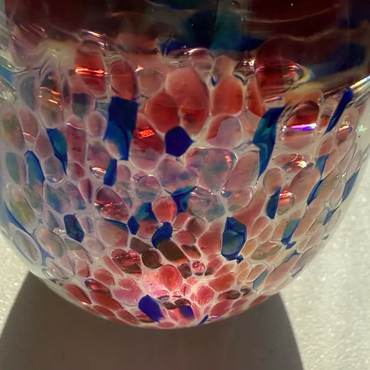 Glass Eye Studio ‘92 Iridescent Controlled Bubbles Egg Shaped Paperweight 2.75”