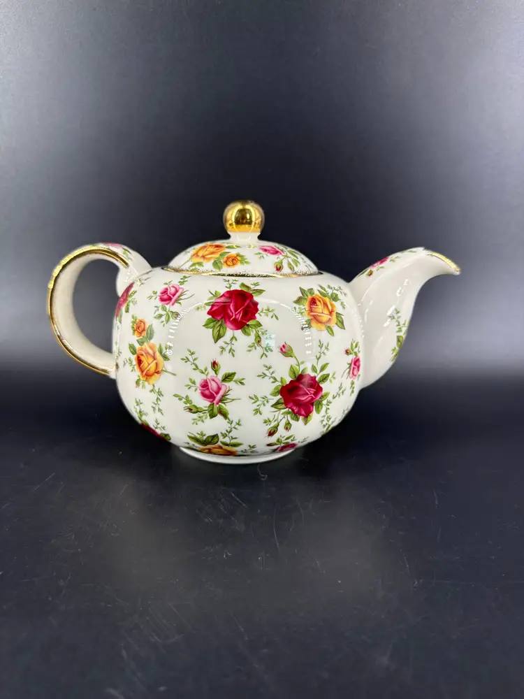 Vtg Royal Albert Old Country Roses Teapot Classic IV Discontinued EUC