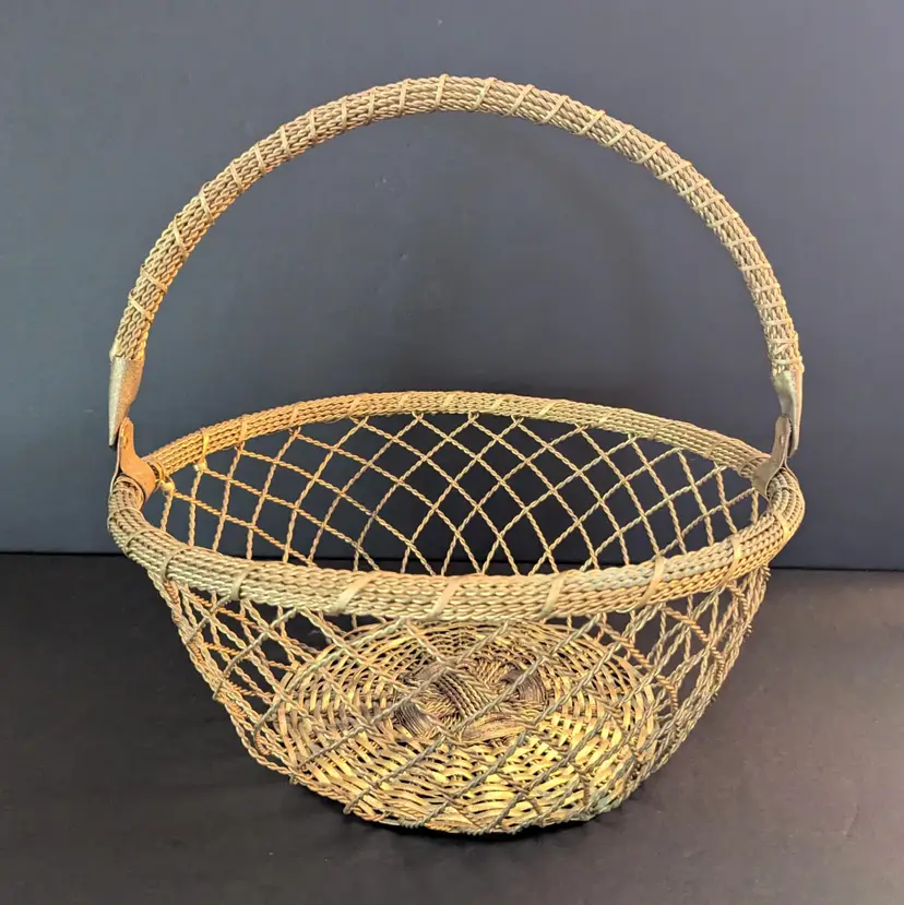 Vintage Woven Brass Wire Basket With Handle Made in India 10.5" x 10.5"