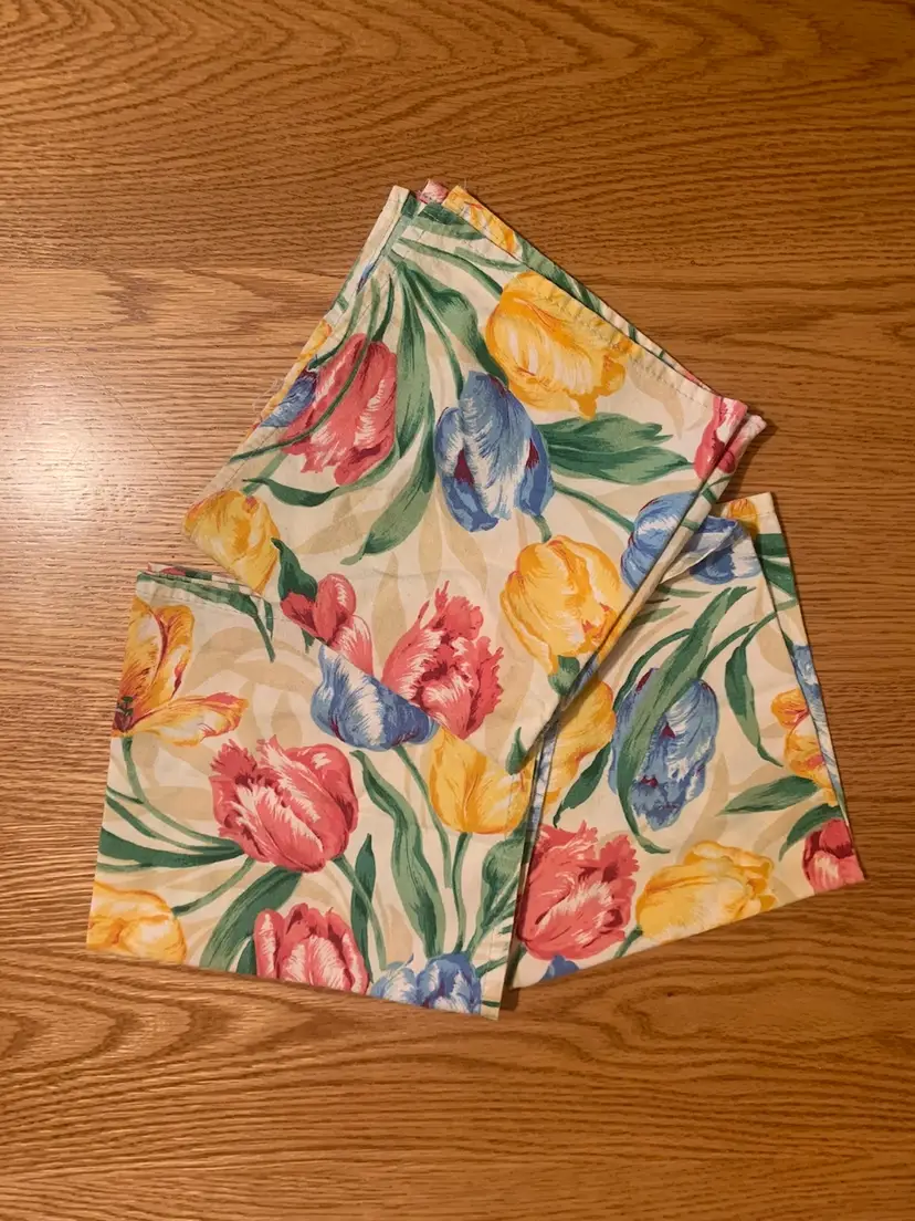 038 Set Of 3 Flowered Napkins