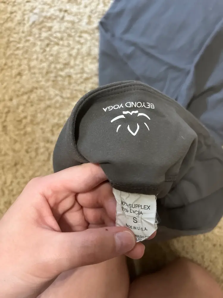 03
Beyond yoga Flares