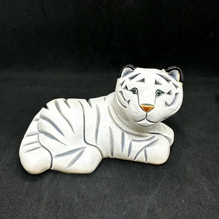 Vintage Artesania Rinconada White Tiger Mom Cat Laying Clay Handmade Pottery