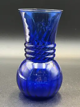 Vtg. Indiana Glass Cobalt Blue Swirl Vase