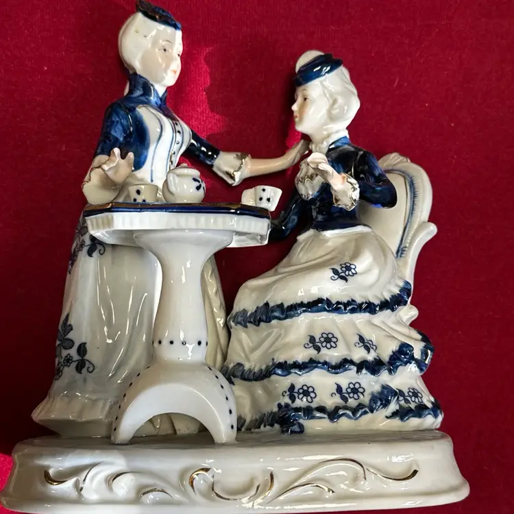 Vintage Blue White Porcelain Figurine Statue Colonial Ladies Afternoon Tea