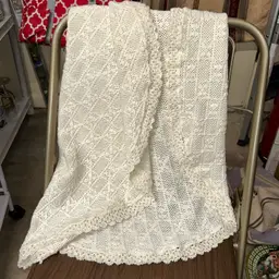 Vintage Ecru Knit Round Table Cloth