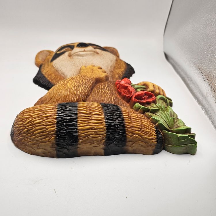Vintage raccoon Homco 1977 wall hanging dart