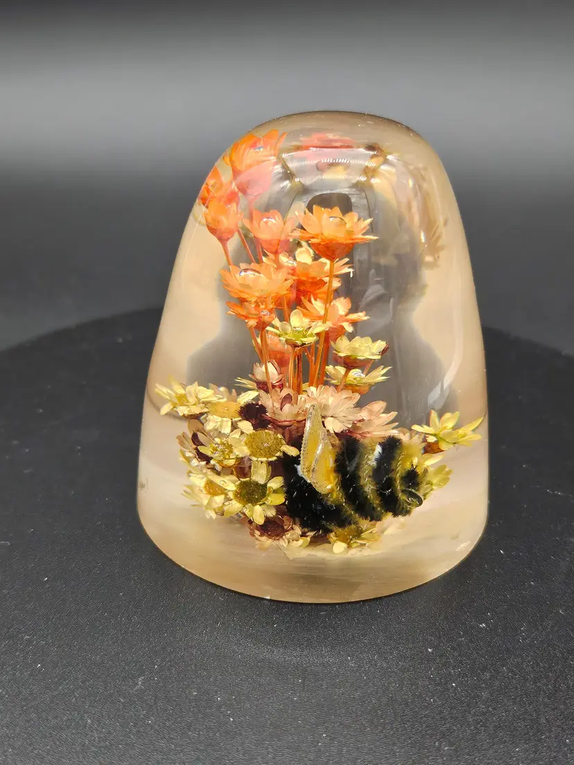 Vintage Lucite Acrylic Paperweight Flowers Bee Bumble Bee Butt