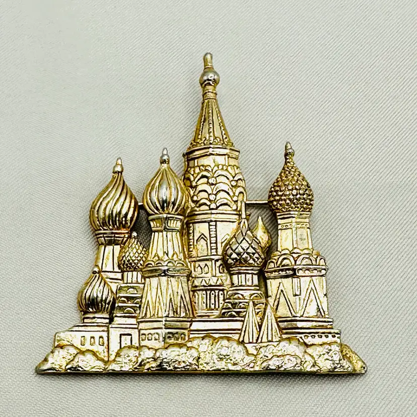 JJ (Jonette Jewelry) Russian St. Basil's Cathedral Gold-Tone Brooch