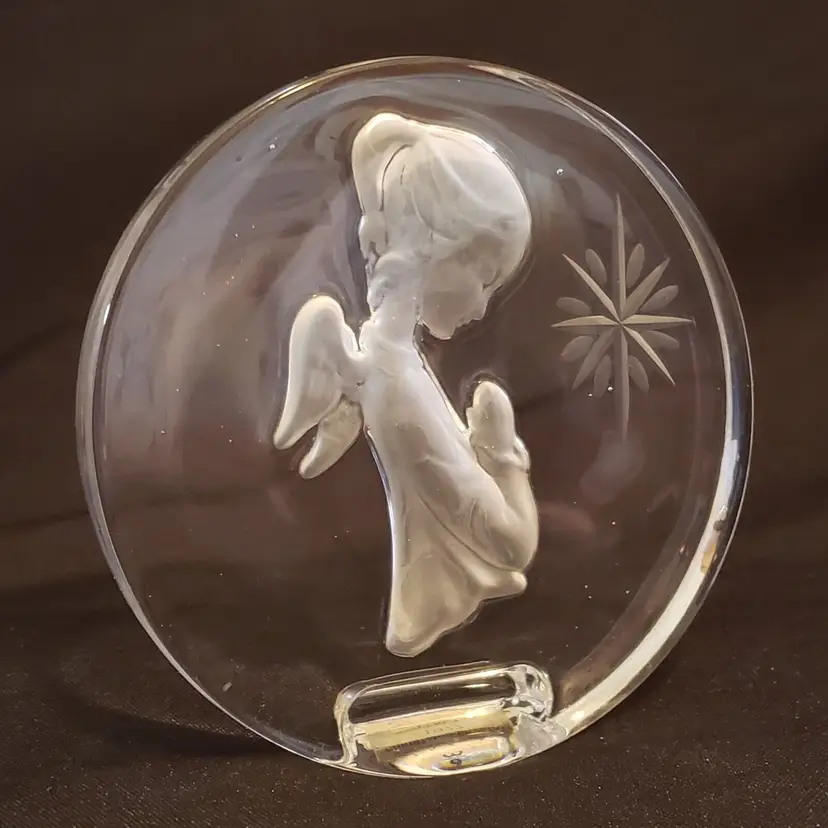 Art Glass Praying Angel 1977 Danbury Mint Crystal Christmas Sculpture Italy made