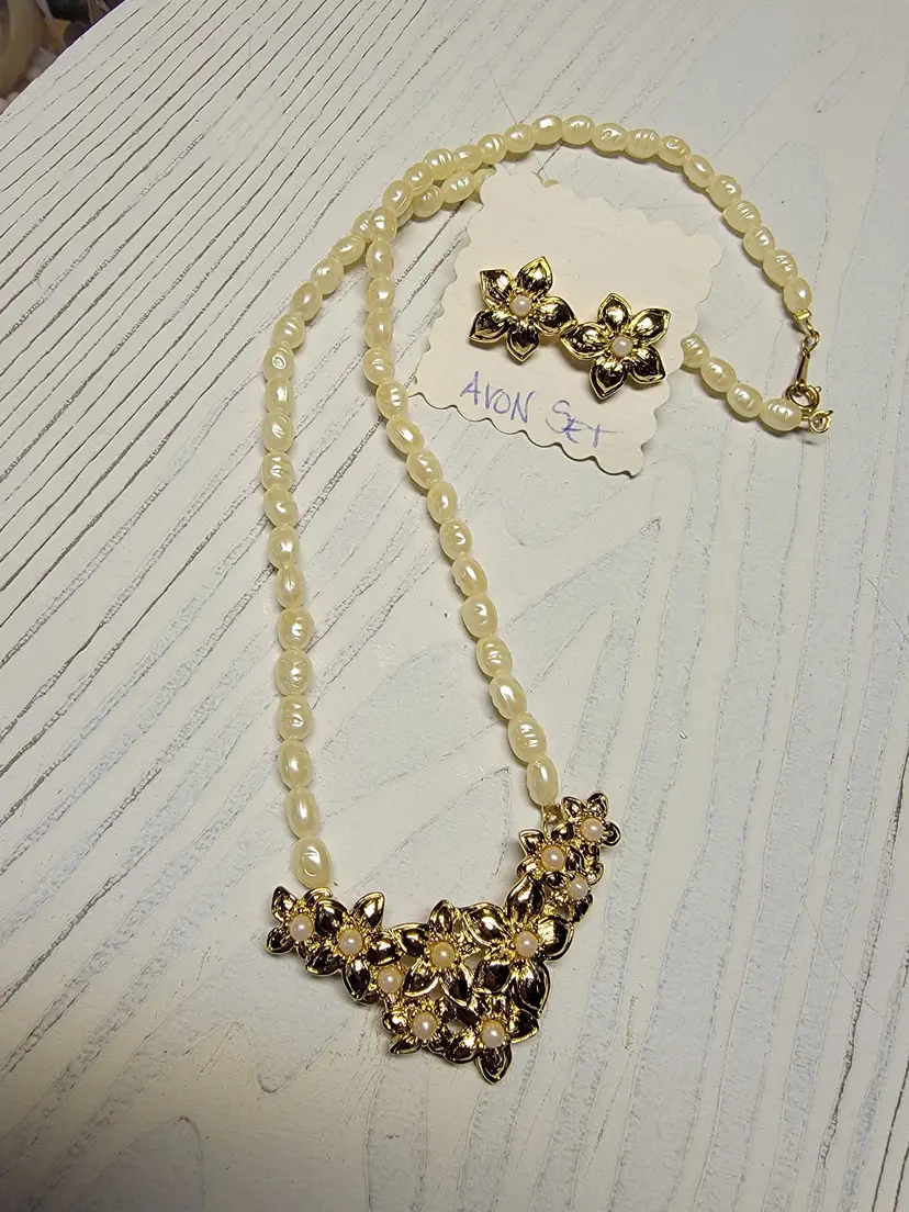 Avon faux pearl necklace and earring set