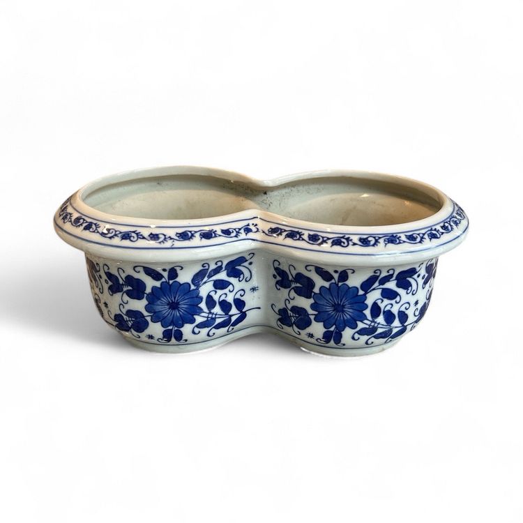 Chinoiserie Figure 8 White And Blue Planter